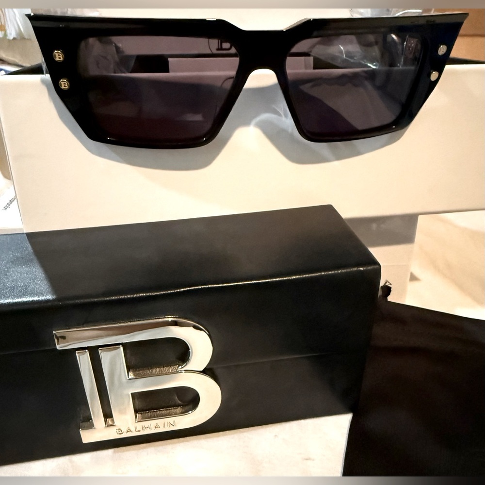 $900 Balmain Paris Sunglasses black grey gold leather case full inclusive new